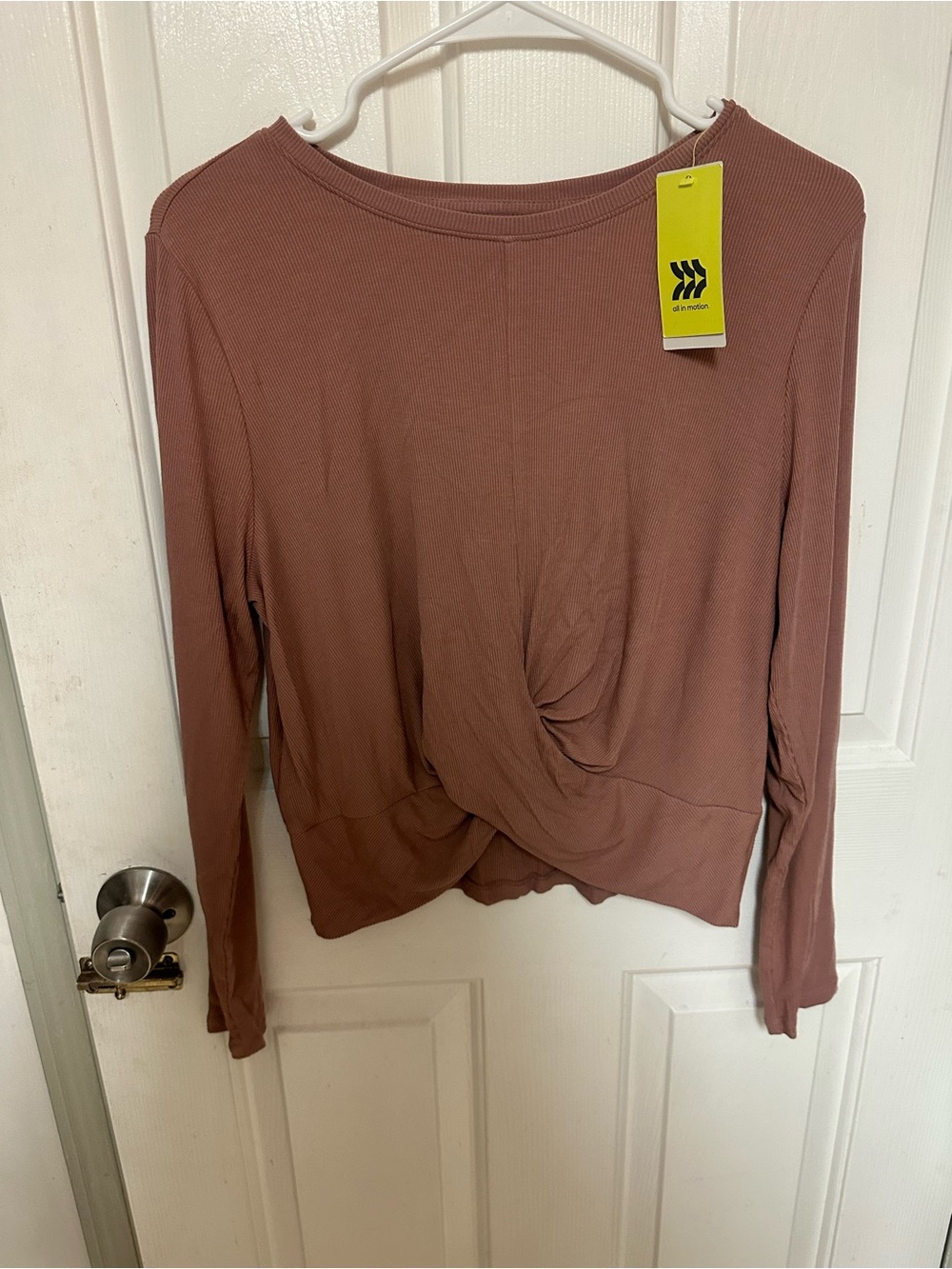 ALL IN MOTION NEW WITH TAGS Womens Long-Sleeve Twist Front Top - Dusty Rose